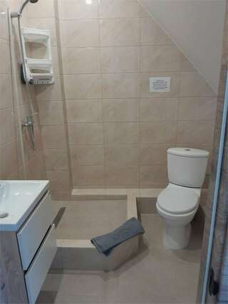 Гостиница Купидон Феодосия Мансарда. Семейный 3-местный с балконом-3